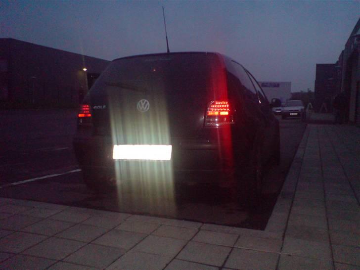 VW Golf  [SOLGT] - aftenbillede med de nye baglygter ;) billede 9