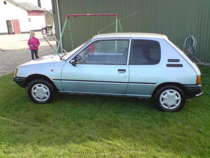 Peugeot 205 solgt billede 2