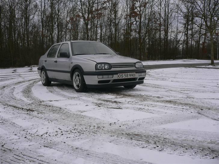 VW Vento SOLGT billede 1