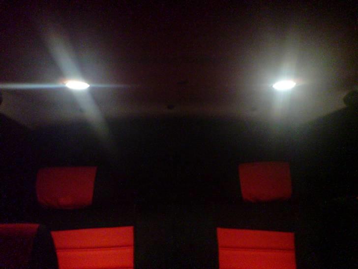 Fiat Tipo 1,6 i.e. *SOLGT* - 2 x 60 dioder som lys over bagsæderne billede 18