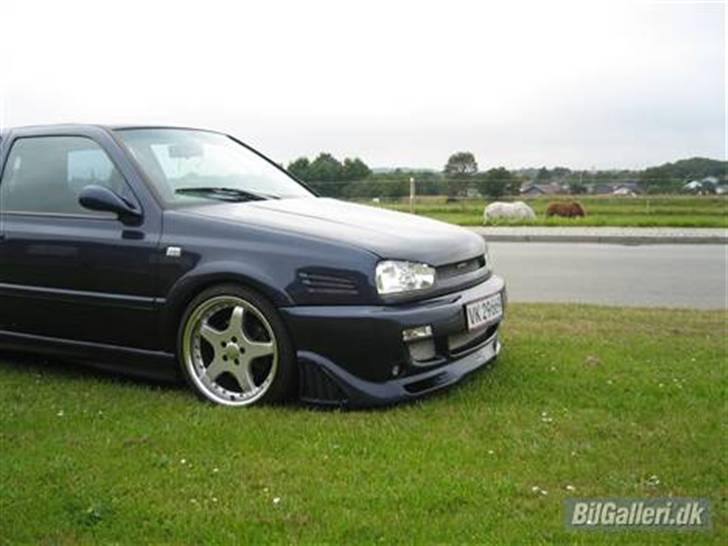 VW golf 3. vr6 - sådan så kofangeren ud før..  gæller blinklys og lidt huller er blevet lukket til billede 9