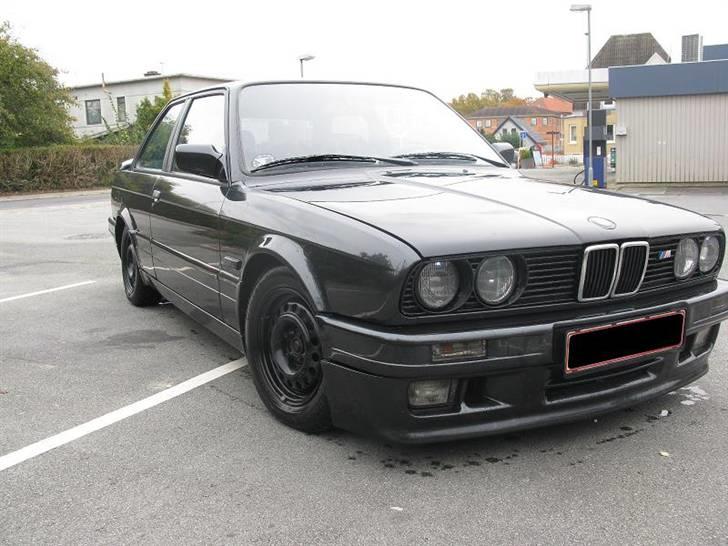 BMW E30 325I MtechII ( SOLGT) billede 2