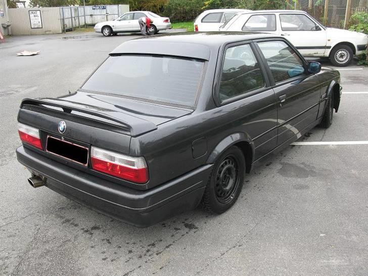 BMW E30 325I MtechII ( SOLGT) billede 3