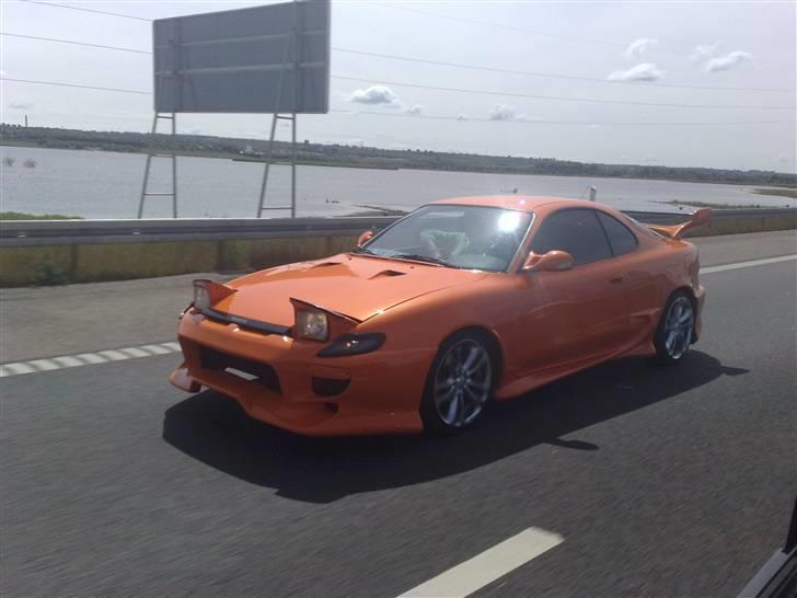Toyota Celica *Appelsinbussen* - På vej hjem fra DHB 09 :D billede 13