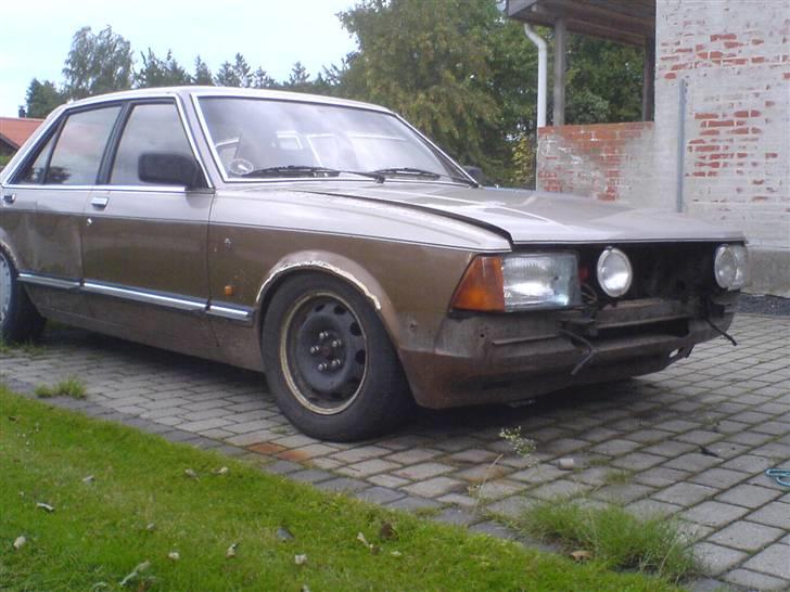 Ford Granada 2.8i Ghia Solgt billede 1