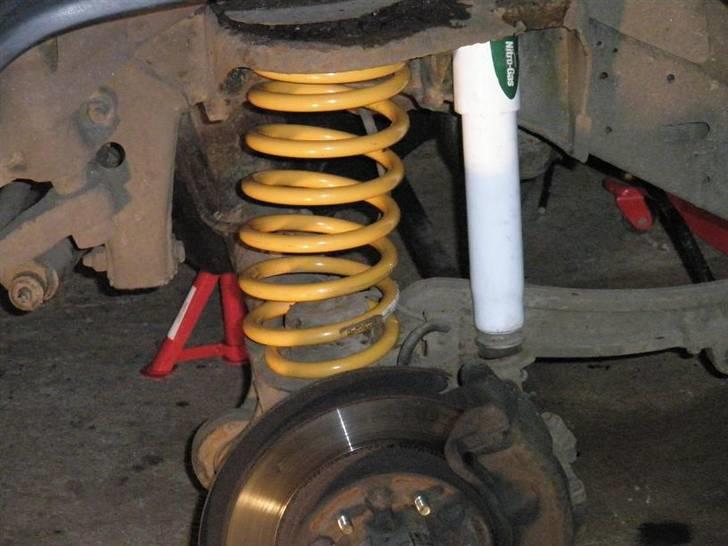 Nissan patrol gr 2,8  - de nye fjeder og stødæmper billede 12