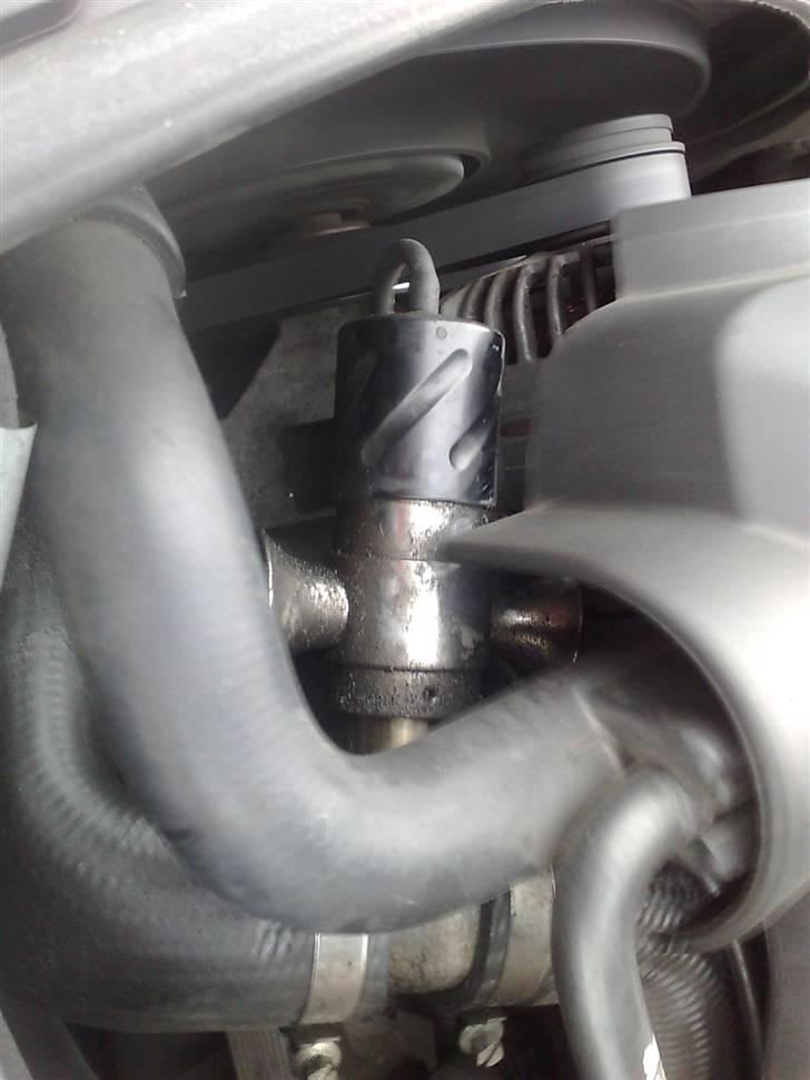 VW passat  ( R.I.P ) - CCR-Racing special designed adjustable blow-off valve billede 5