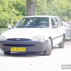 Ford Escort 1,6i 16V st. car