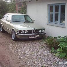 BMW e21 323i