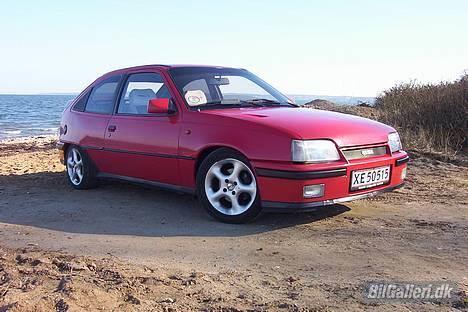 Opel Kadett GSI SOLGT billede 1