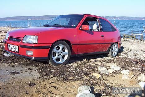 Opel Kadett GSI SOLGT billede 2