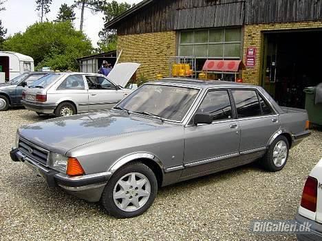 Ford Granada 2,8 I Ghia - Ford Granada 2,8i  automatic Nimbusgray m læder kabine 1984 SOLGT ( BYTTE)  billede 4