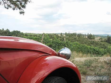 Citroën 2CV - View ud over bakkerne i Chianto Classico-distriktet, Toscana billede 9