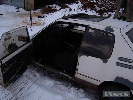 Peugeot 205 lacoste 1,3 - ja hvor meget kan man sige andet end brunt indtræk billede 4