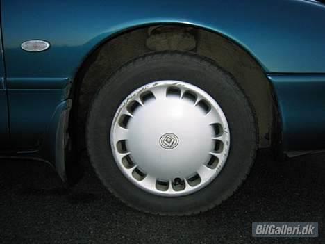 Mazda 626 - Hvide blinklys... øv fælge...;-) billede 2