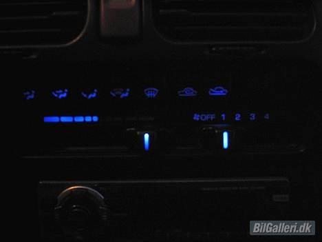 Mazda 626 - de blå dioder i varme reguleringingen.. billede 10