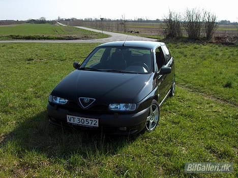 Alfa Romeo 145 1,6 L Boxer billede 2