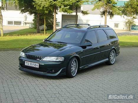 Opel Vectra B stc 2,0  Sport   billede 1