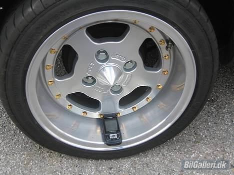 VW Polo Coupe G40 Genesis - Ja og der er de nye RSL Cult Wheels i 8*14!!! M GULD knapper og SPIKES!!!! billede 2