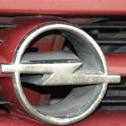 Opel Astra 1,6 I - SOLGT