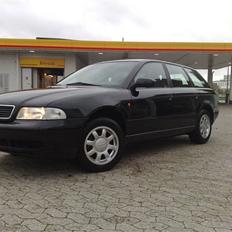 Audi A4 1,6 "konebilen"