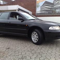 Audi A4 1,6 "konebilen"