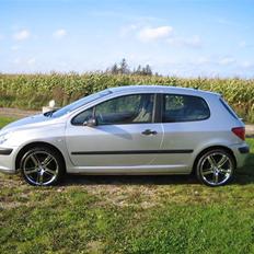 Peugeot 307 1,6 XR 3d. (SOLGT)