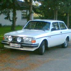 Volvo 242 DØD "skrottet"