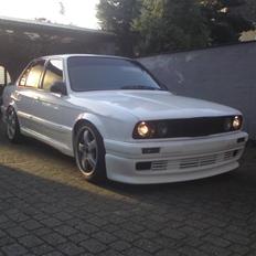 BMW E30 ETA 2,7 