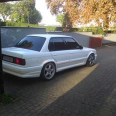 BMW E30 ETA 2,7 