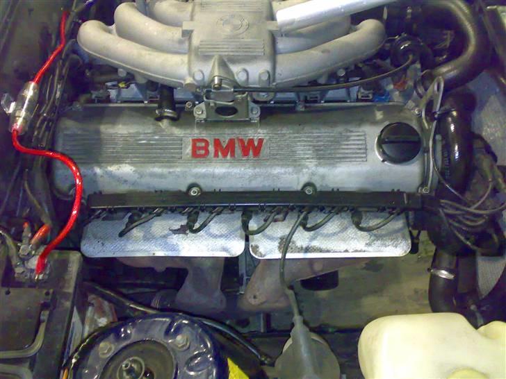 BMW E30 320i SOLGT billede 7