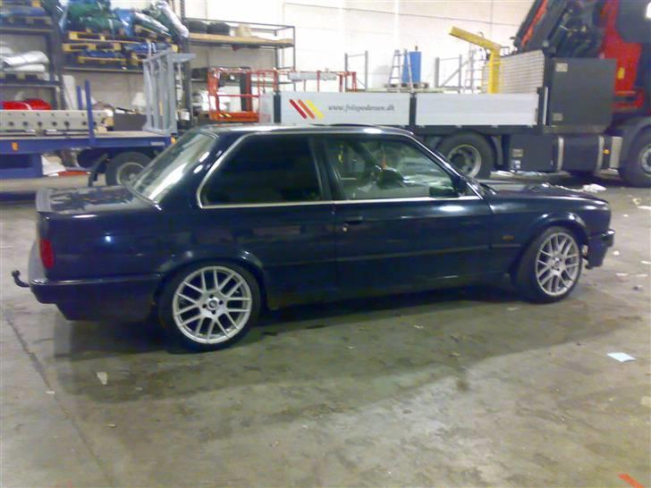 BMW E30 320i SOLGT billede 9