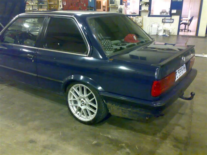 BMW E30 320i SOLGT billede 11