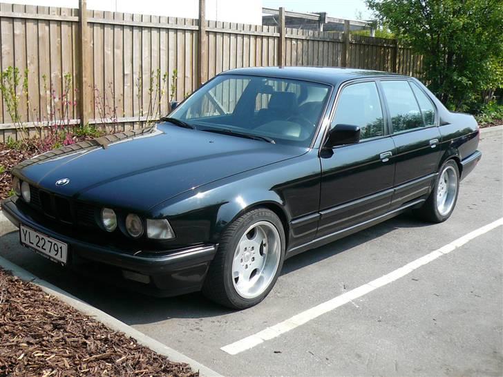 BMW 735i    SOLGT  billede 1