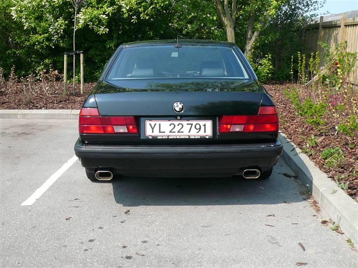 BMW 735i    SOLGT  billede 3