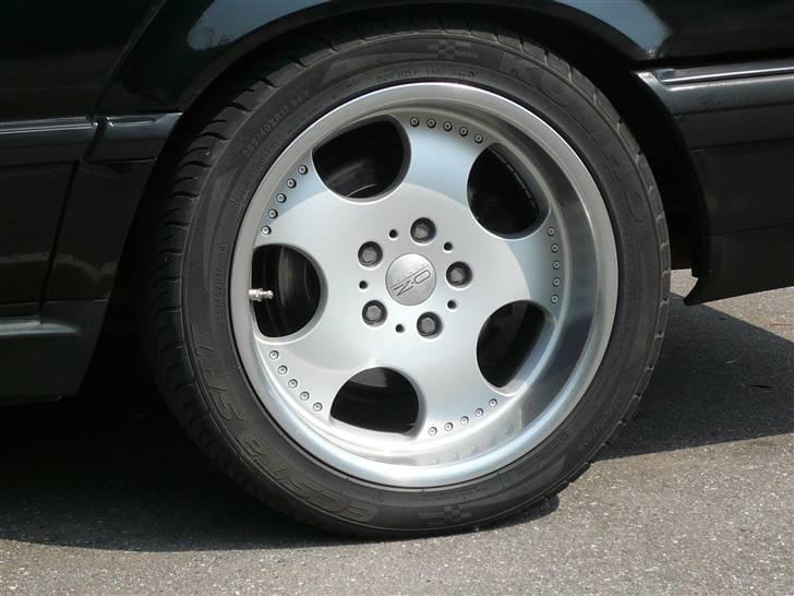 BMW 735i    SOLGT  - Sommerfælgene billede 5