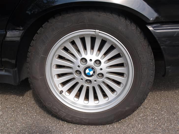 BMW 735i    SOLGT  - Vinterfælgene billede 6