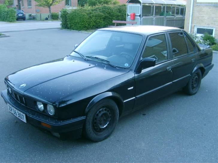 BMW 320i SOLGT - Her har jeg lige over taget den fra den fusker røv der hede den før mig  billede 1