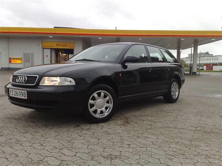 Audi A4 1,6 "konebilen" - lidt fra den ene side billede 1