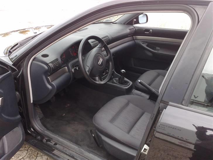 Audi A4 1,6 "konebilen" - lidt inde fra billede 4