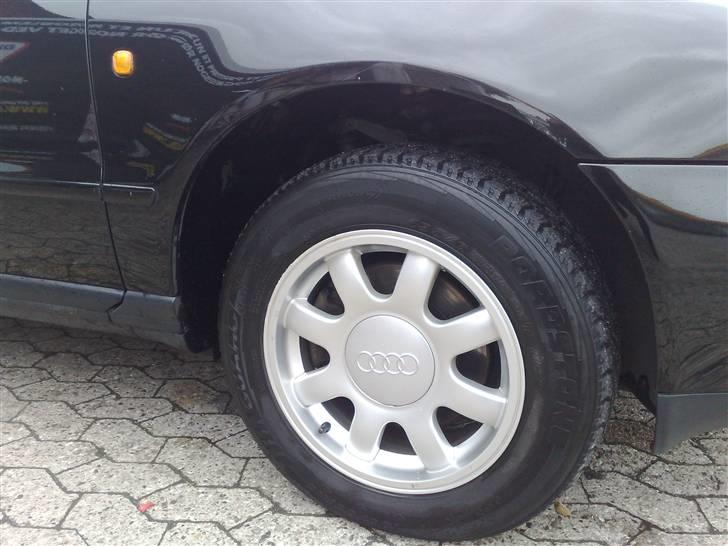 Audi A4 1,6 "konebilen" - lige påsat vinterdæk i dag og rengjord fælge..  billede 8