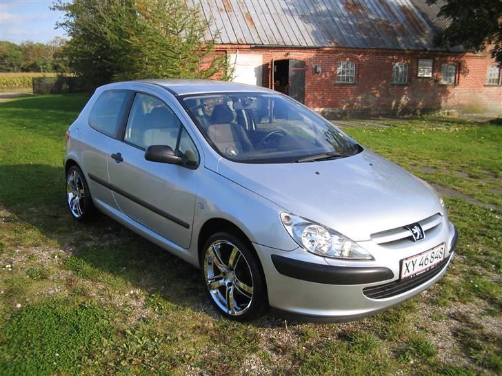 Peugeot 307 1,6 XR 3d. (SOLGT) billede 1