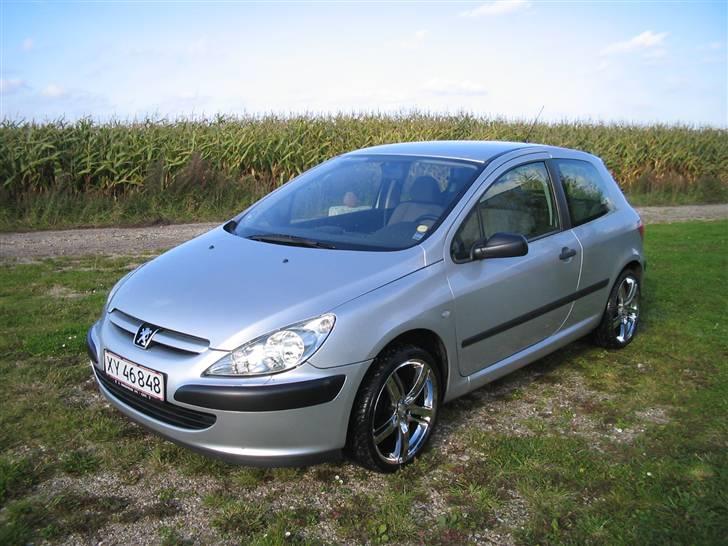 Peugeot 307 1,6 XR 3d. (SOLGT) billede 2