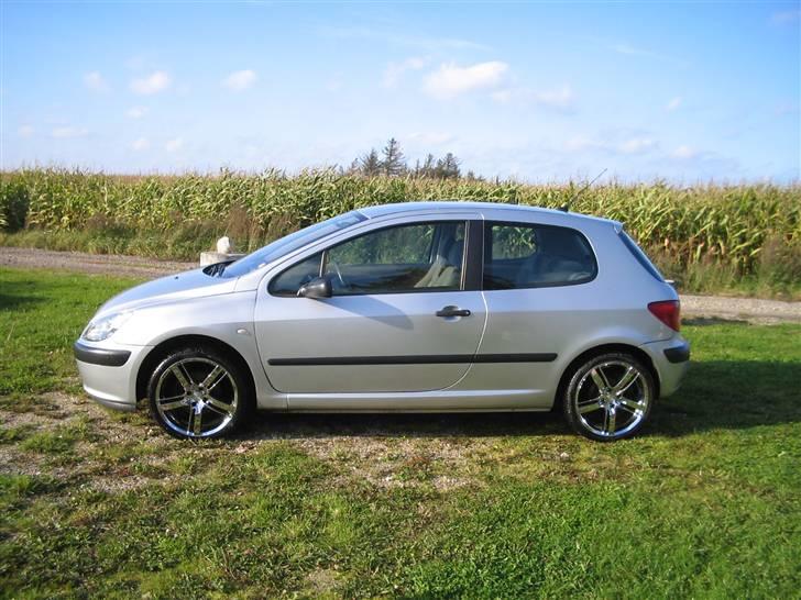 Peugeot 307 1,6 XR 3d. (SOLGT) billede 3