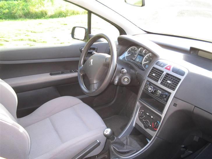 Peugeot 307 1,6 XR 3d. (SOLGT) billede 4