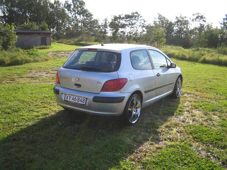 Peugeot 307 1,6 XR 3d. (SOLGT) billede 5