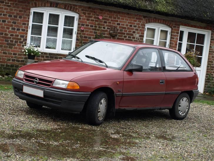 Opel Astra 1,6 I - SOLGT billede 3