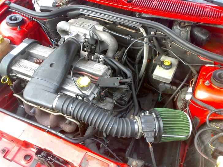 Ford Escort 1,8clx (solgt) - motorrummet billede 10