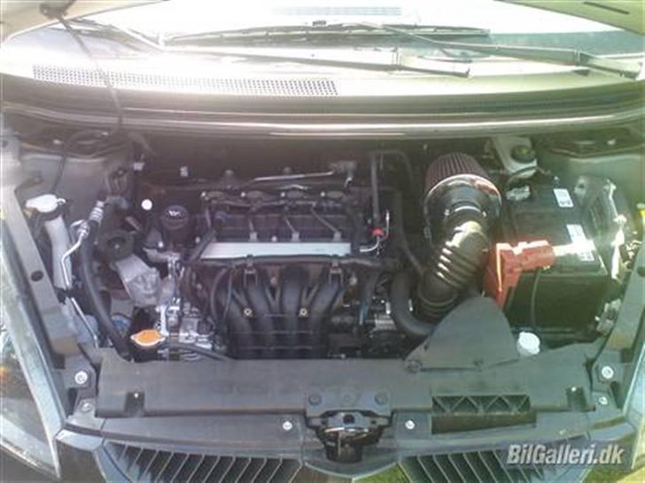 Mitsubishi Colt super - åbent luftfilter hjælper motoren med at trække luft... og en ordentlig potte hjælper med at komme af med det igen... billede 8