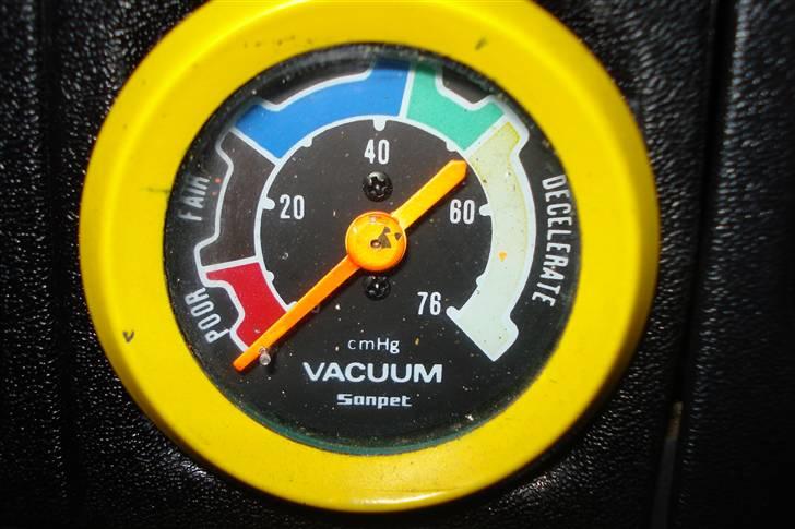 Opel Ascona C-CC Vinterbil. - Mit vacom´meter.. Det viser rød ved hård kørsel og grøn ved pæn:) billede 14